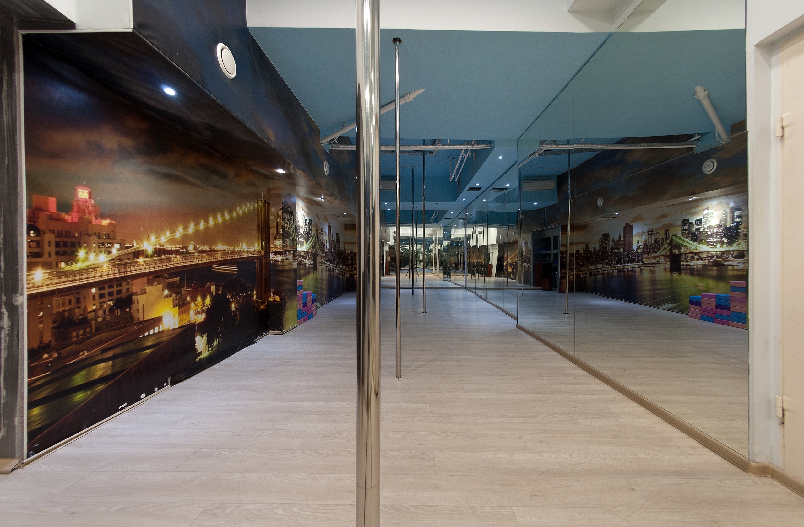 Танцевальный зал в почасовую аренду в школе 5Life