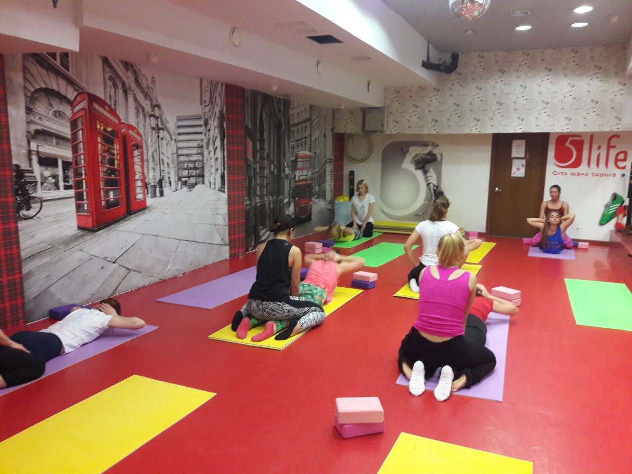 Пилатес - групповые занятия в школе 5Life