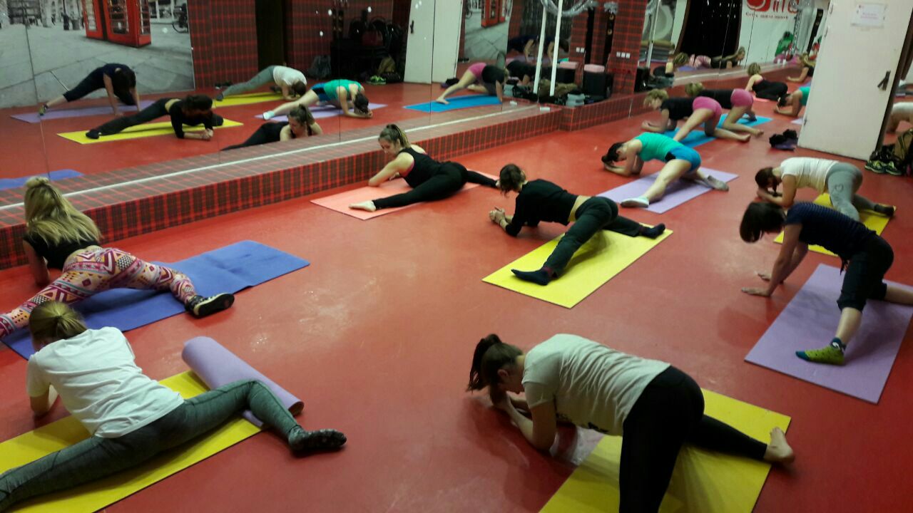 Контемп танец в группах в школе 5Life