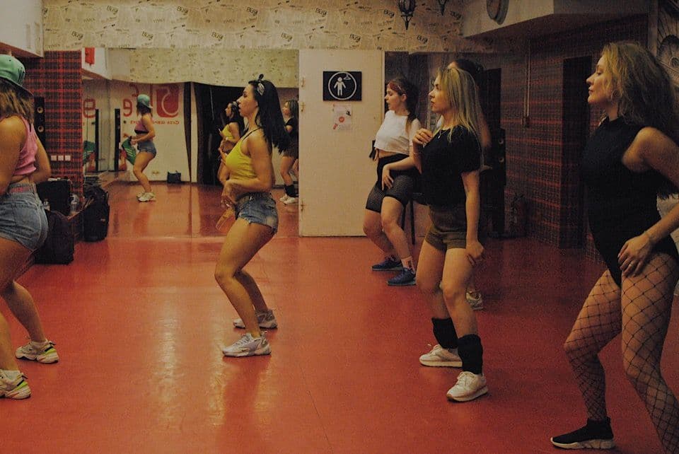 Танцевальный марафон в школе