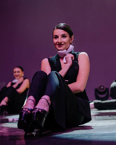 Стрип-пластика на занятиях у Васильевой Зины в 5Life