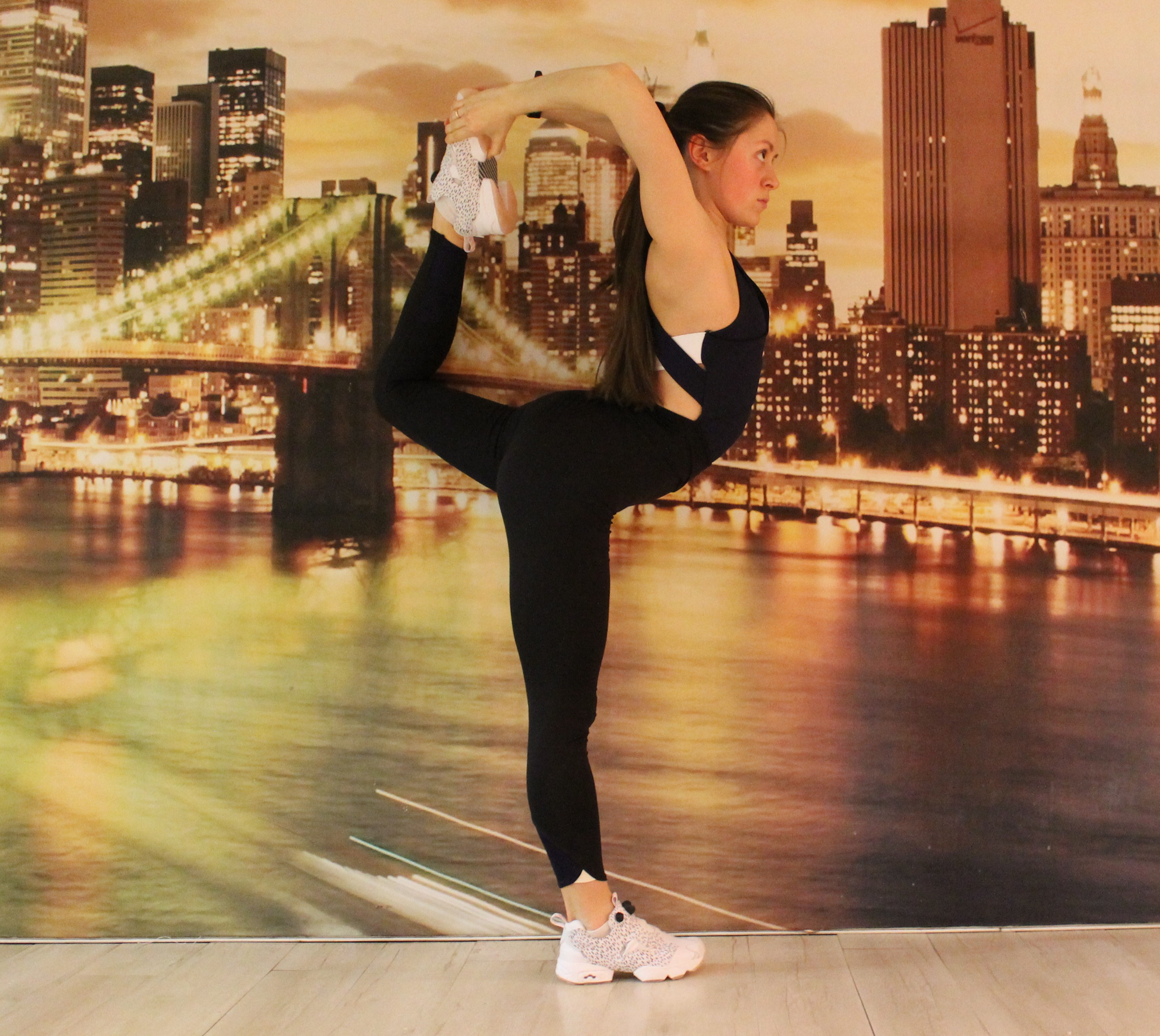 Йога и пилатес в школе танца 5Life